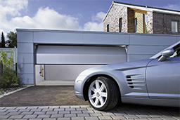 Ihr Fachmann für Hörmann-Garagentore in Tanna ist spezialisiert auf Garagentore, Sectionaltore und Seitensectionaltore. Somit bieten wir Ihnen für Ihr Zuhause und Ihre Geschäftsräume individuelle und attraktive Lösungen in Sachen Klimaschutz, Energieeinsparung sowie Wetter- und Einbruchschutz.